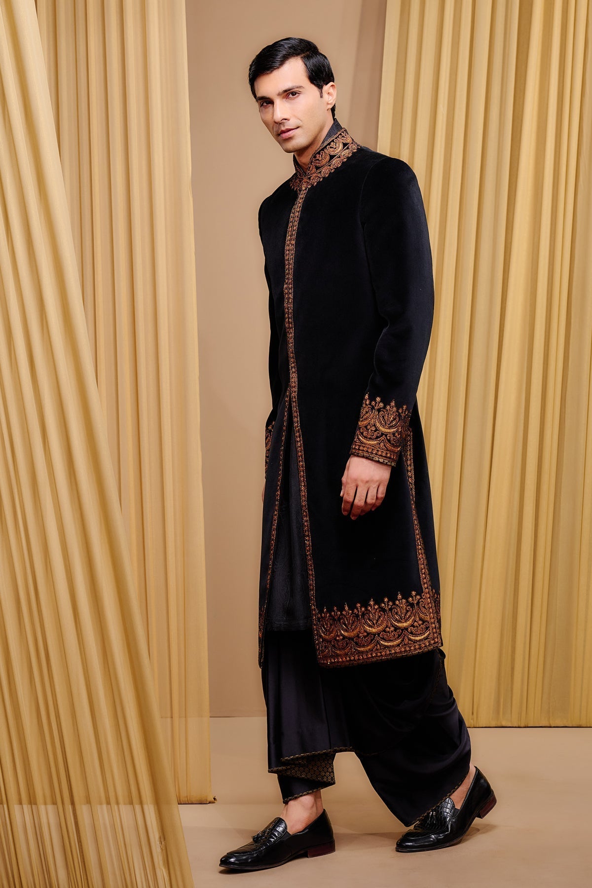 Otherworldly Classic Embroidered Sherwani Set
