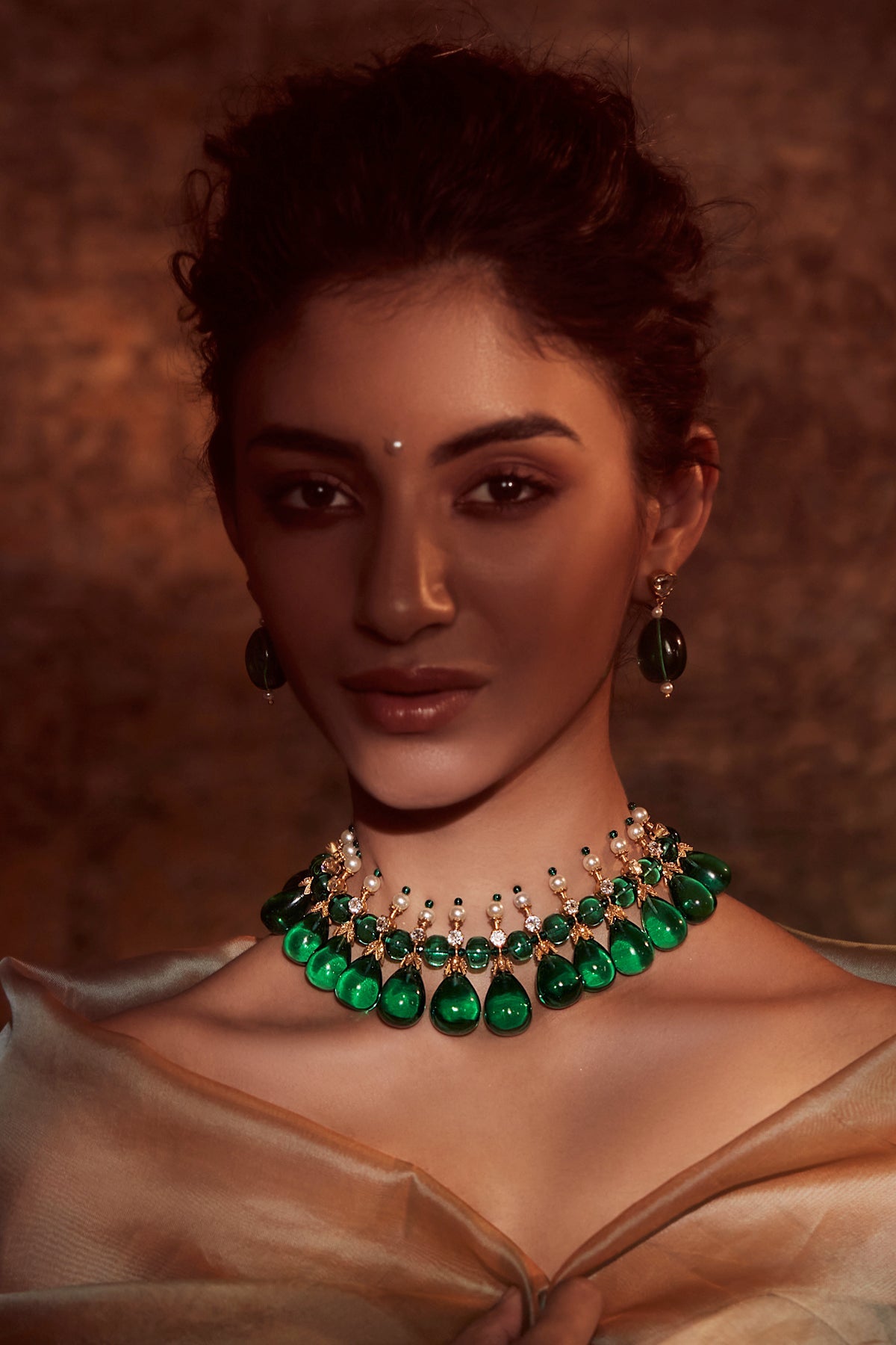 Wide necklace