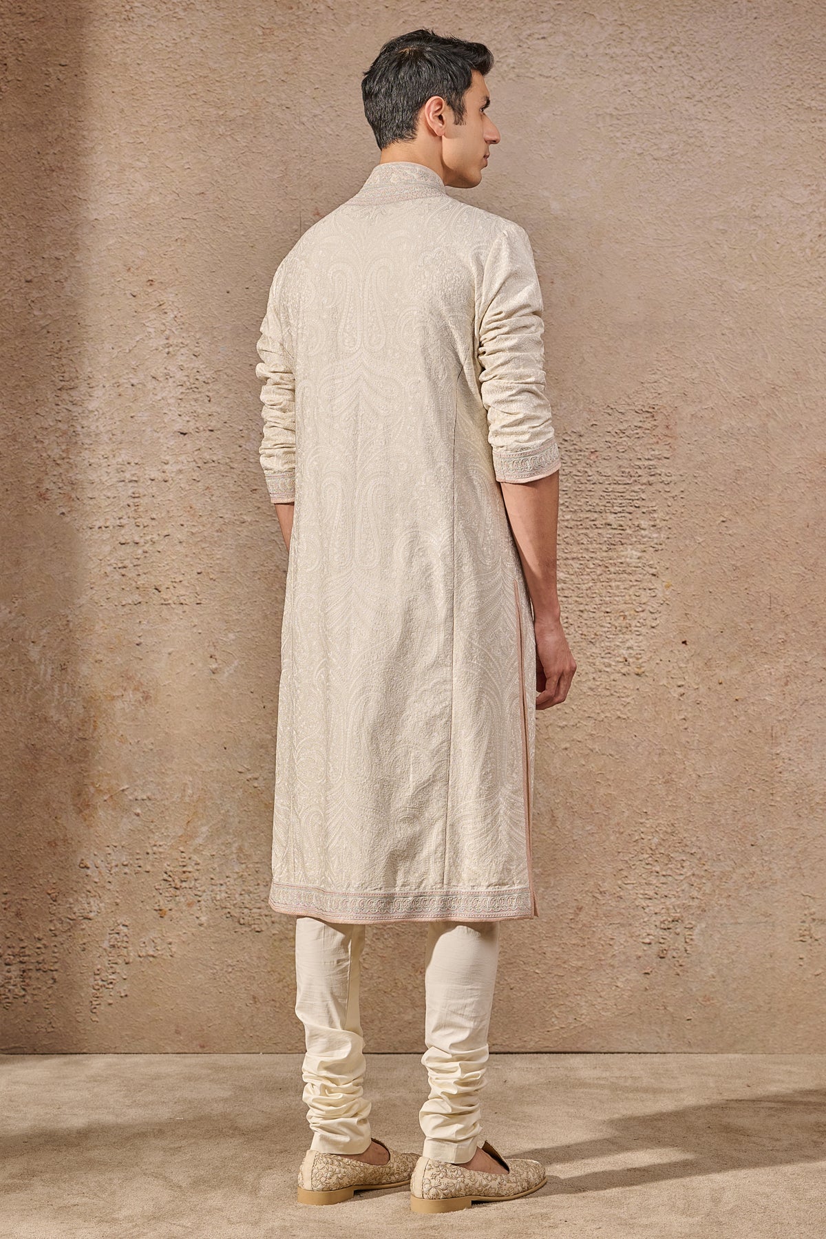 Self Textured Embroidered Kurta