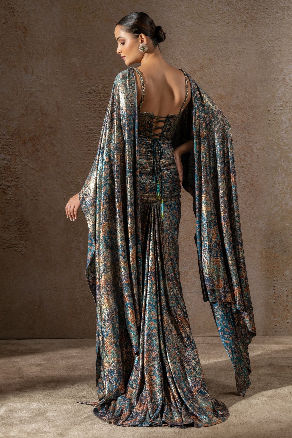 Golden Light Floral Motif Concept Saree