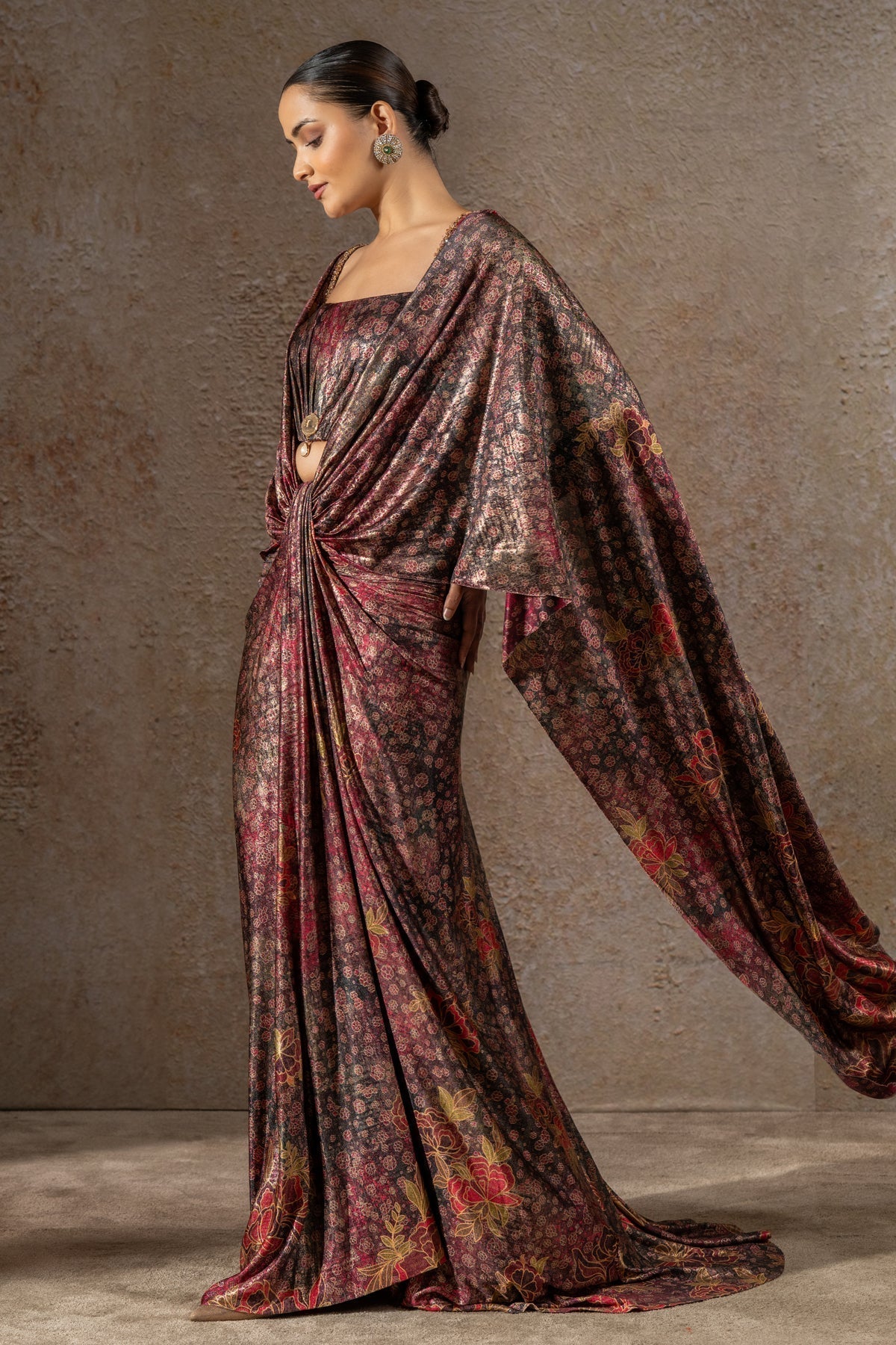 Golden Light Floral Motif Concept Saree