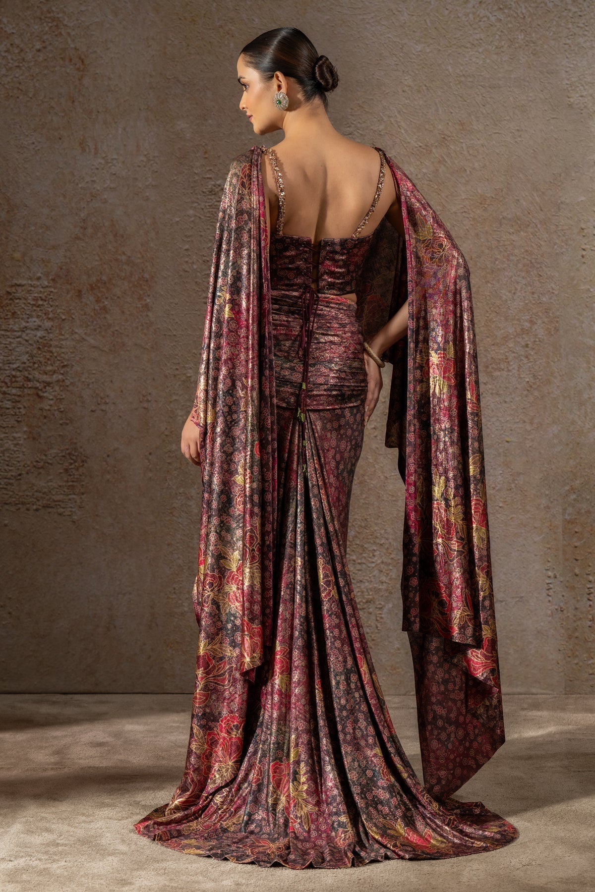 Golden Light Floral Motif Concept Saree