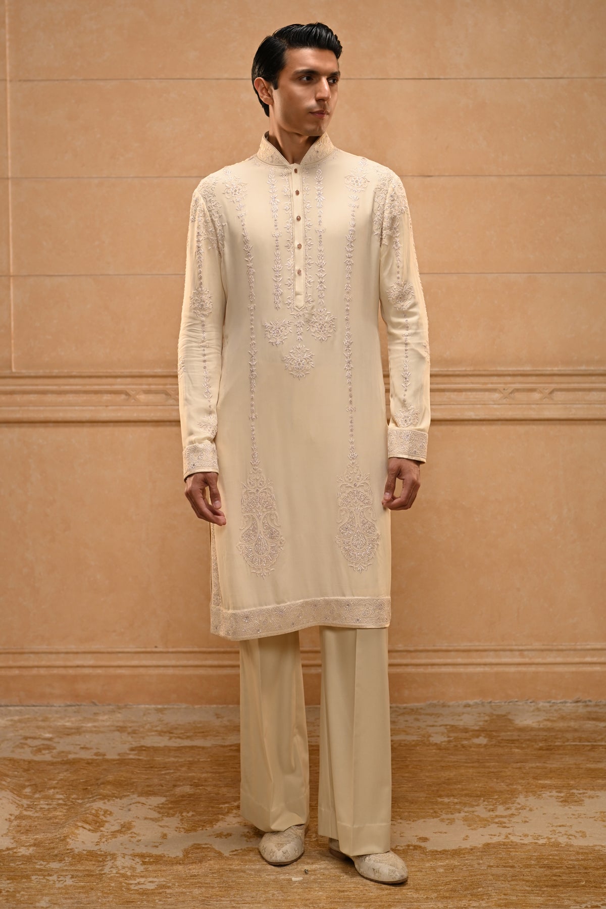 Kashida Embroidered Kurta Set