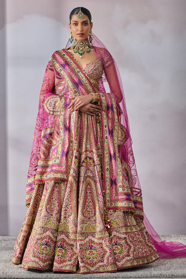 Blouse-Dupatta-Lehenga-Veil