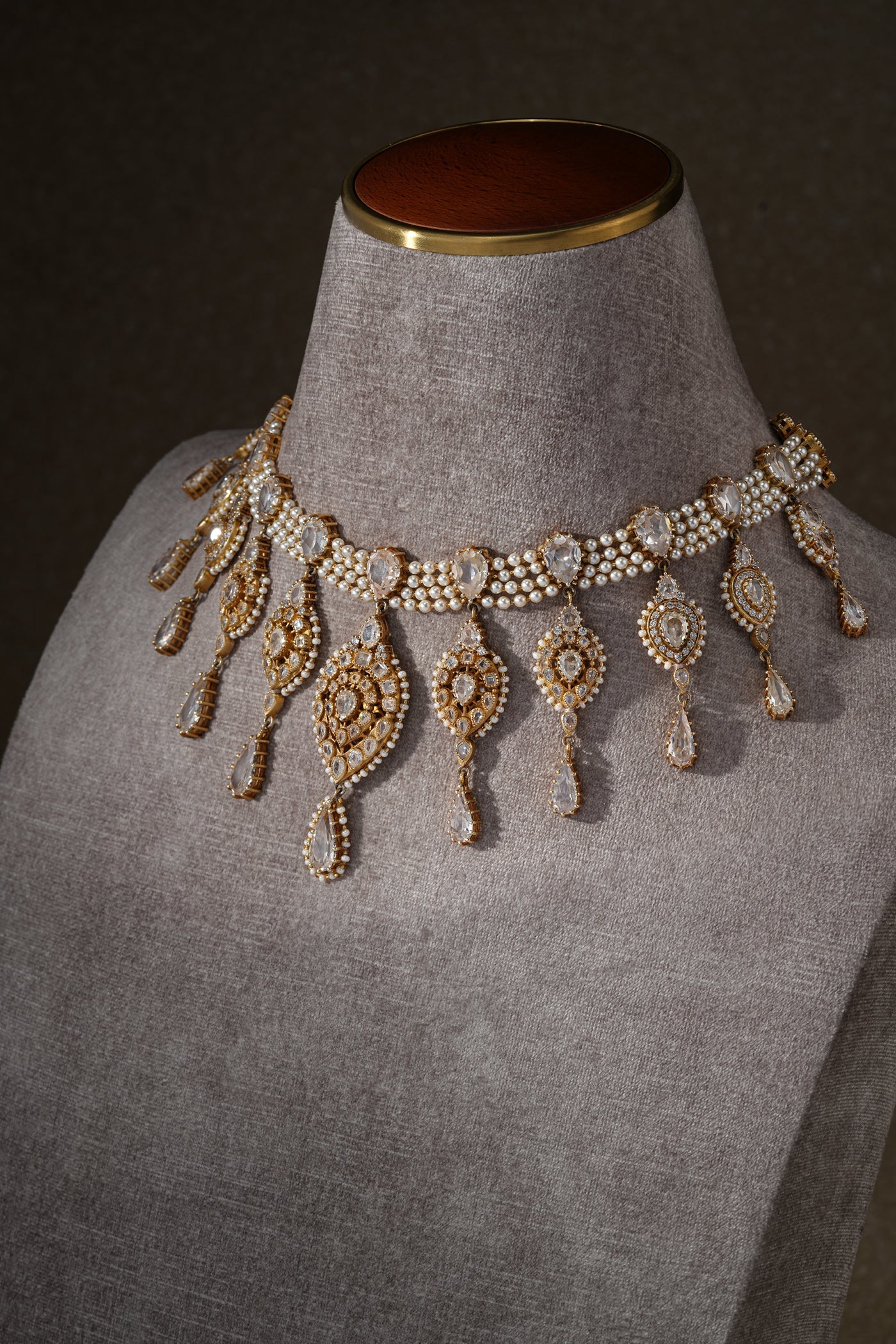 Gulluband necklace