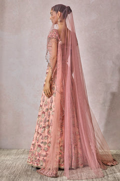 Blouse-Lehenga-Veil-Wings