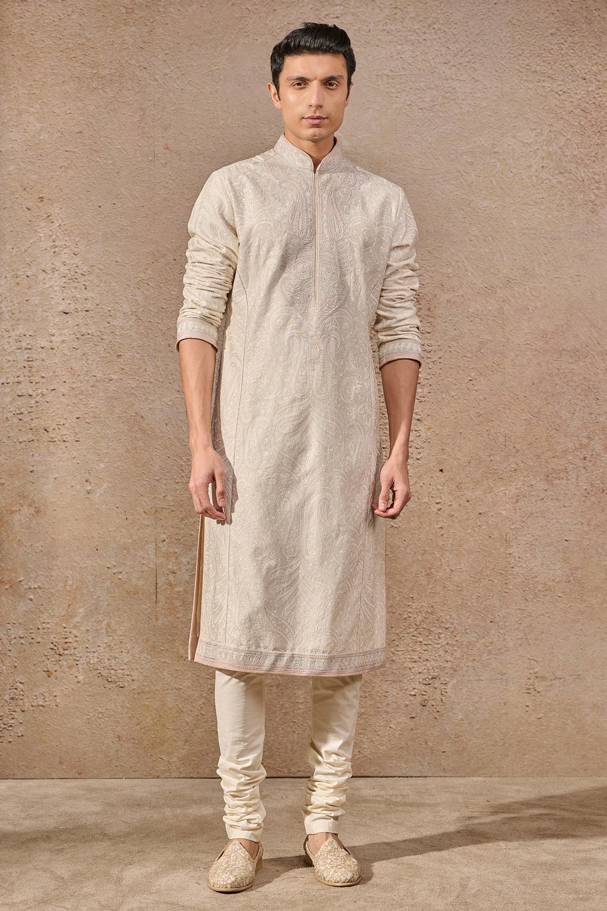 Self Textured Embroidered Kurta