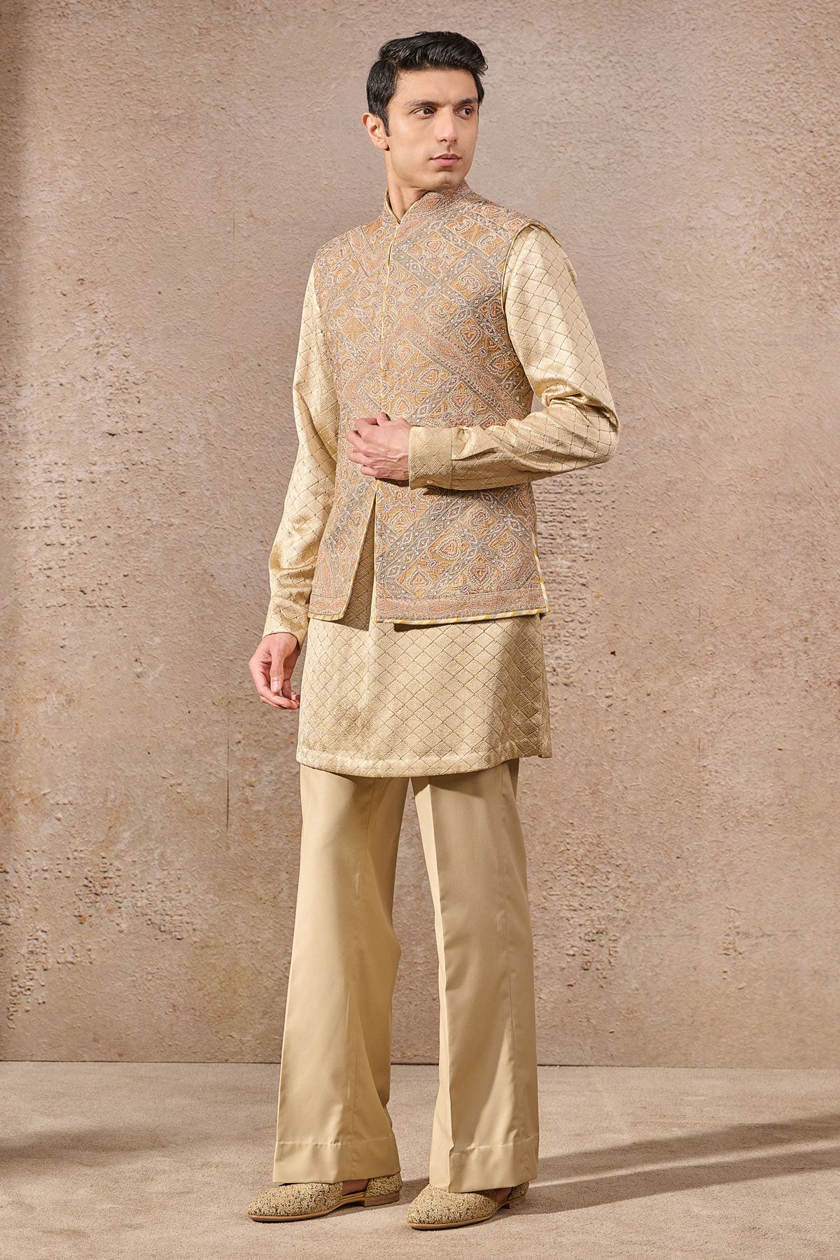 Multicolored Embroidered Wasitcoat