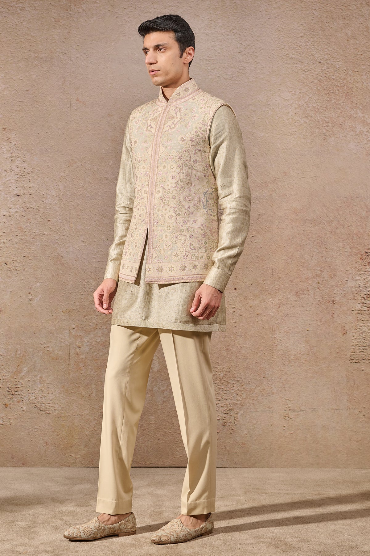 Hand Embroidered Floral Motif Waistcoat