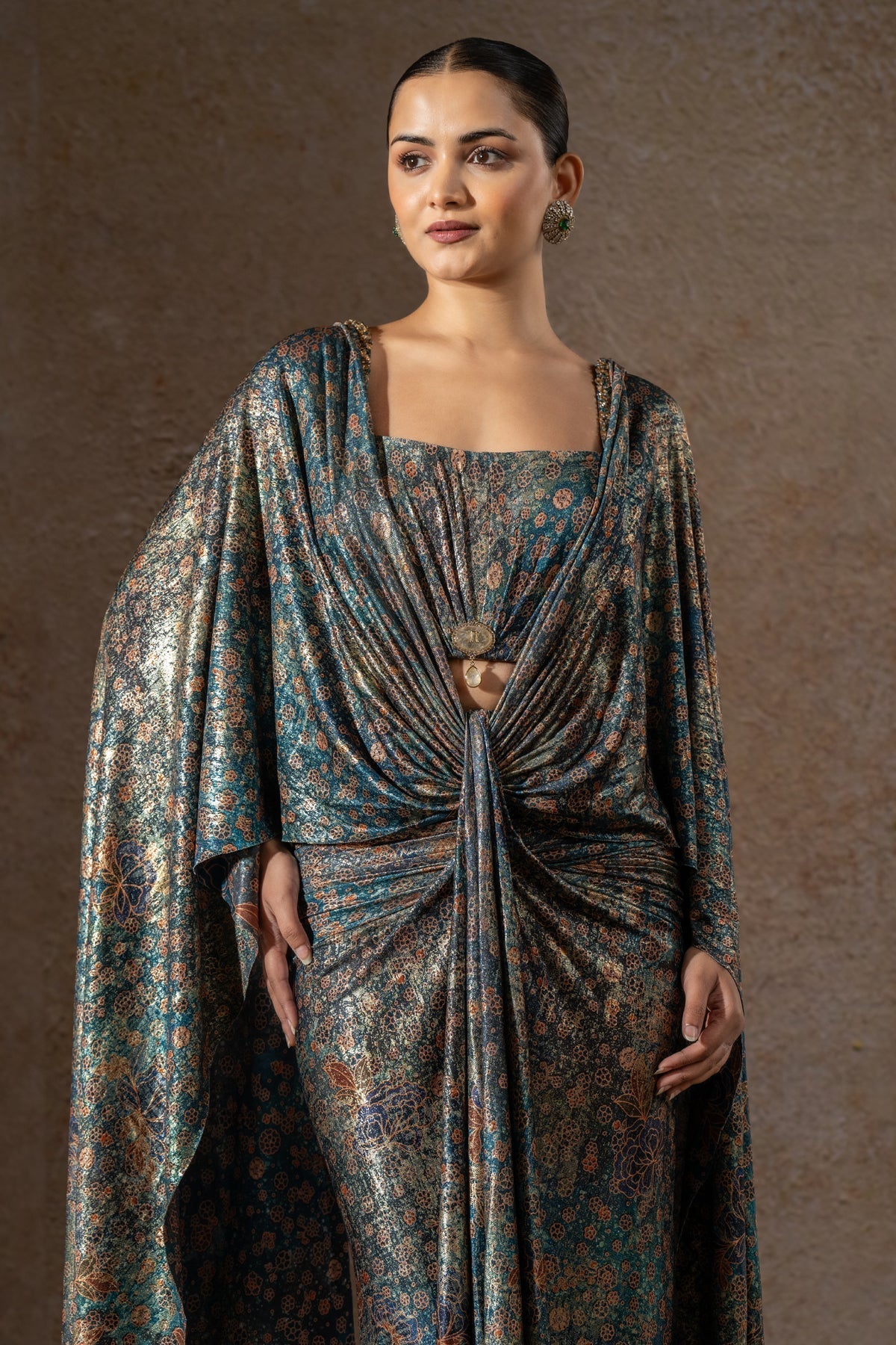 Golden Light Floral Motif Concept Saree