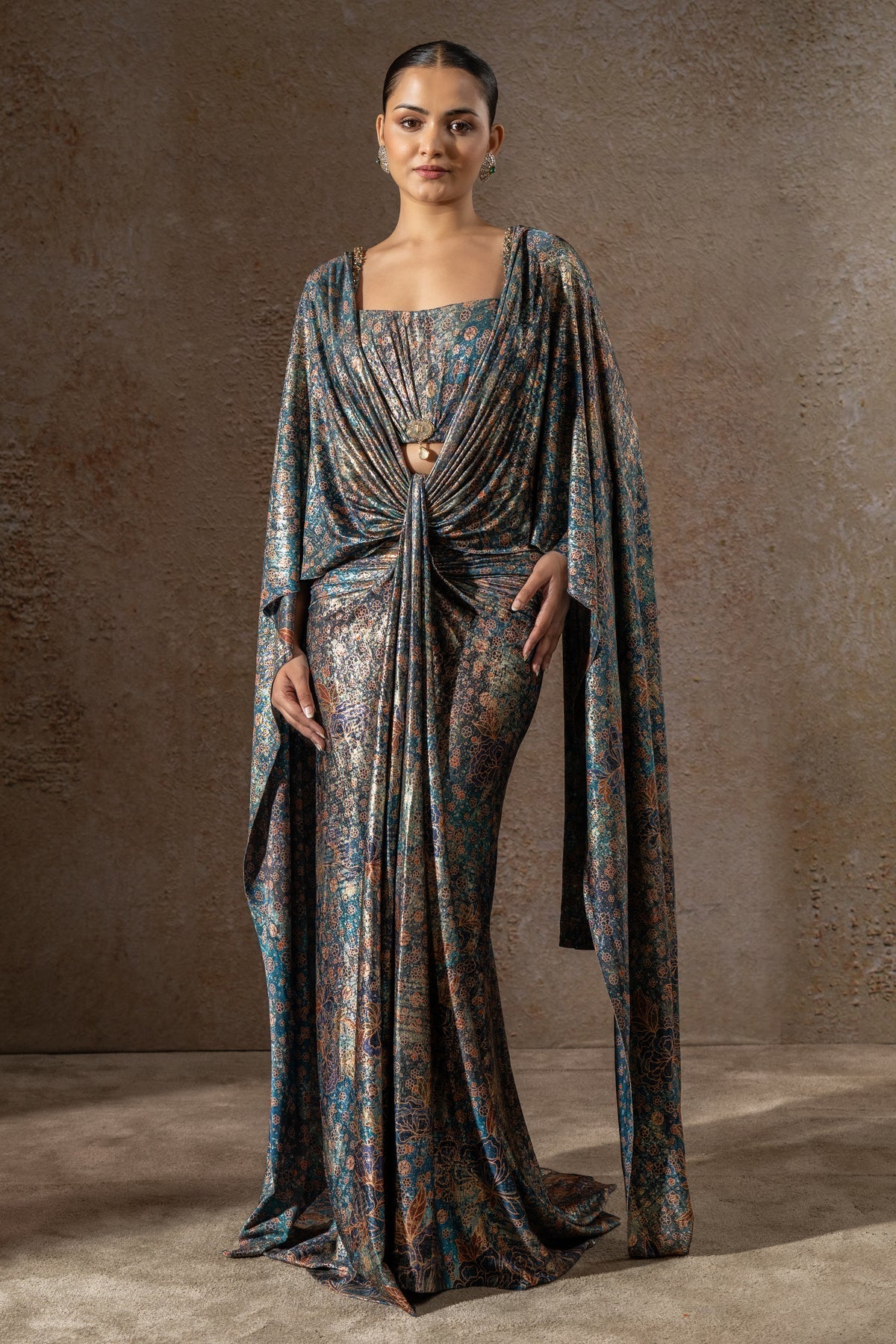 Golden Light Floral Motif Concept Saree