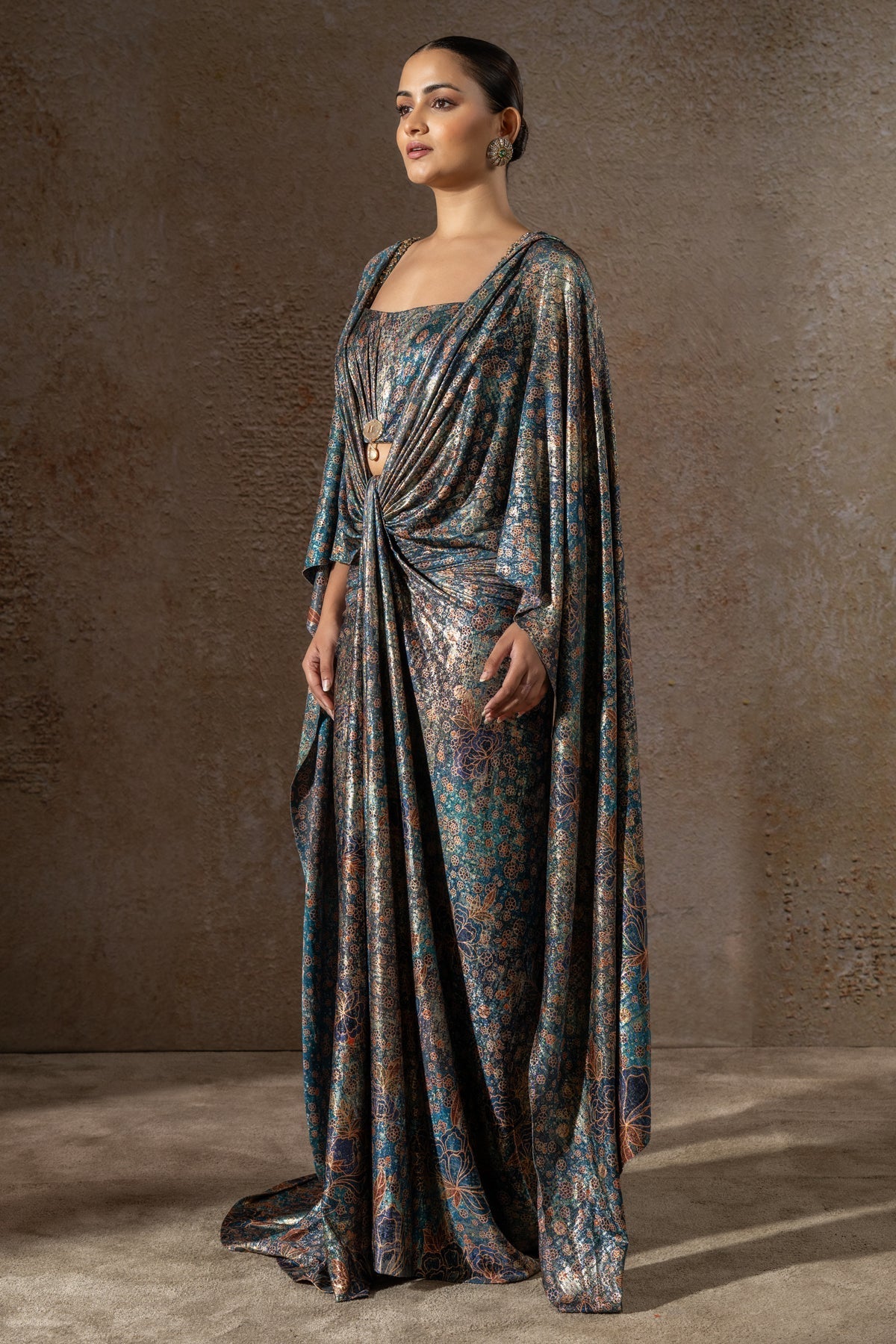 Golden Light Floral Motif Concept Saree