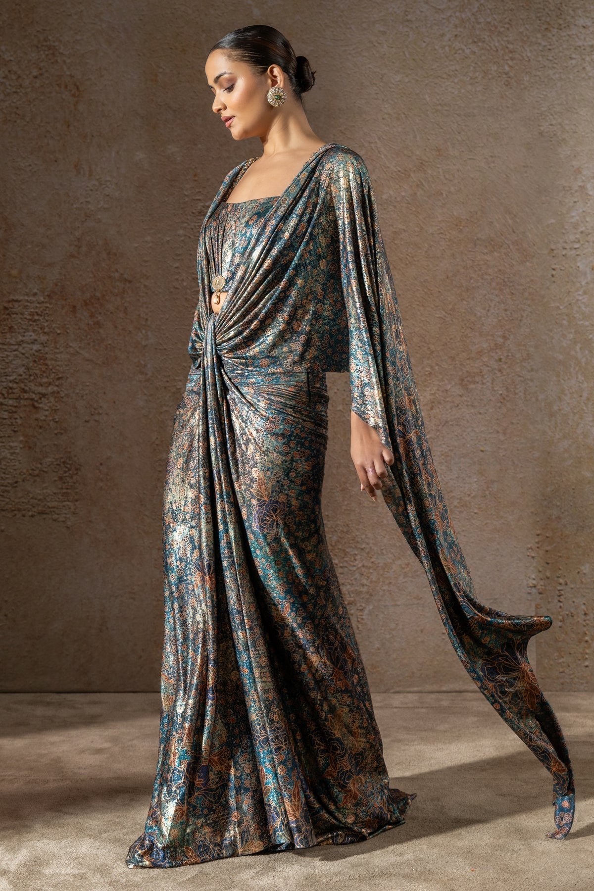 Golden Light Floral Motif Concept Saree