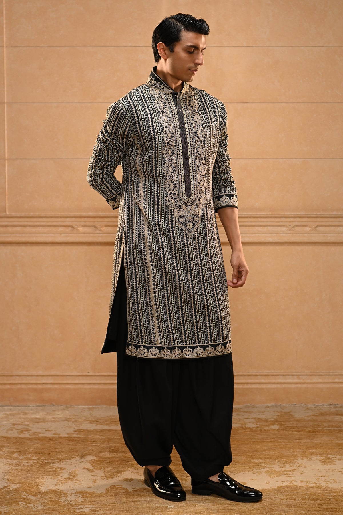 Kashida Kurta Set