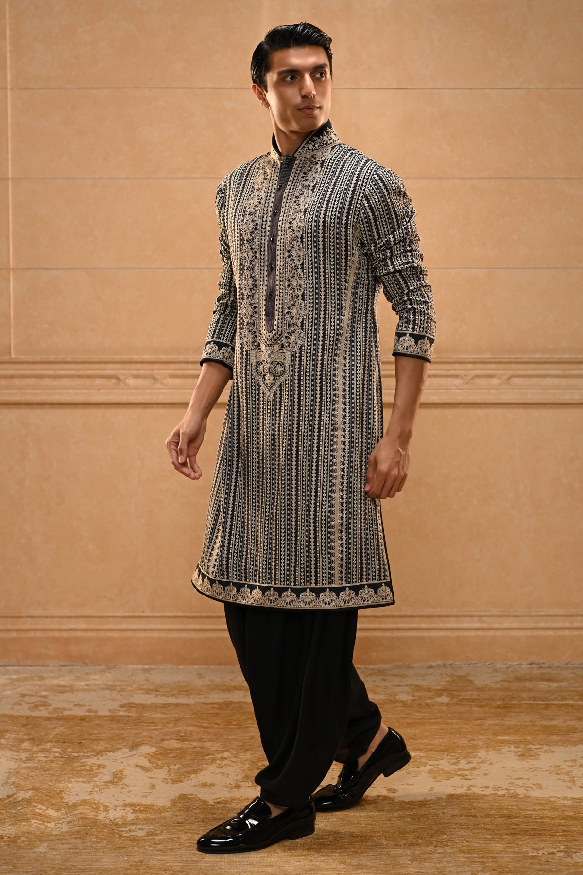 Kashida Kurta Set