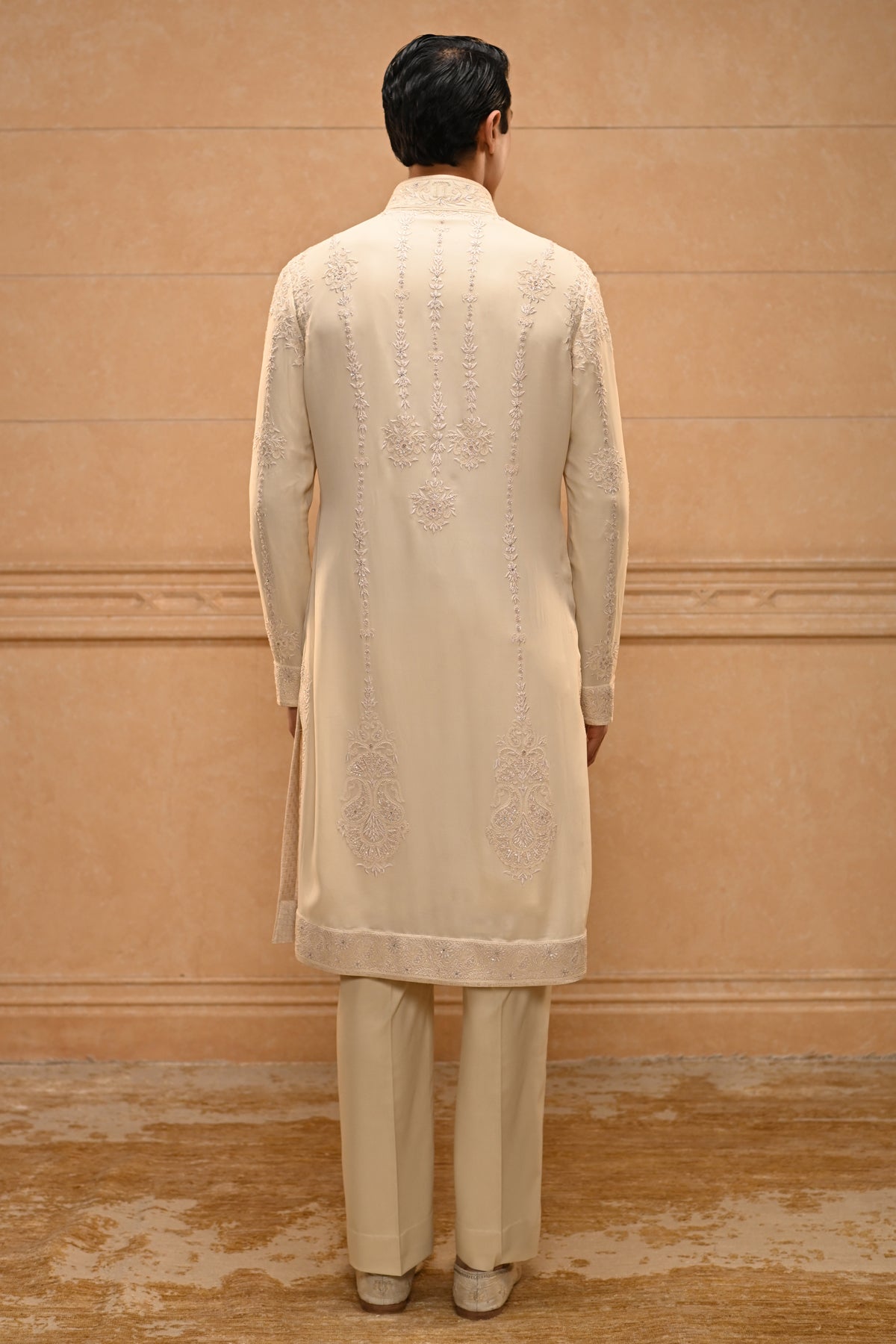 Kashida Embroidered Kurta Set