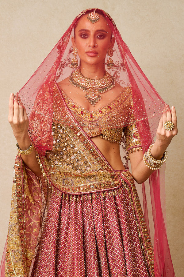 Blouse-Dupatta-Lehenga-Veil