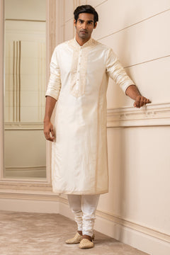 Kurta With Aari And Zardozi Embroidery