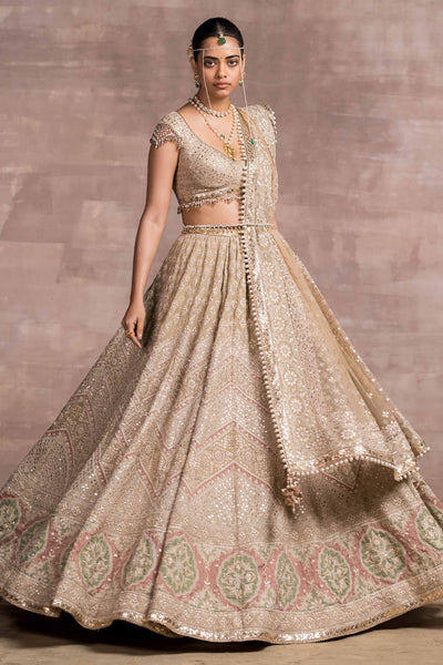 Why To Choose Chikankari Lehengas To Look Flawless on Your Wedding Day? |  Best 5 Chikankari lehengas ideas