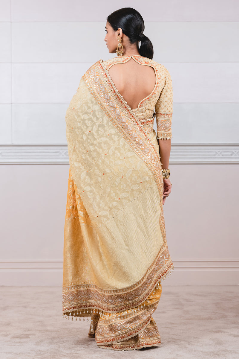 Traditional Designer Party Wear Golden Colour Georgette Saree With Sequance  Work Border., सिक्विन्स वर्क साड़ी - Livysh, Hyderabad | ID: 2851232343197