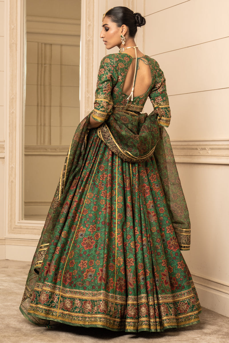 Emerald Green and Gold Lehenga | Custom Indian Bridal Wear | Traditional  wedding dresses, Indian bridal wear, Wedding dress long sleeve