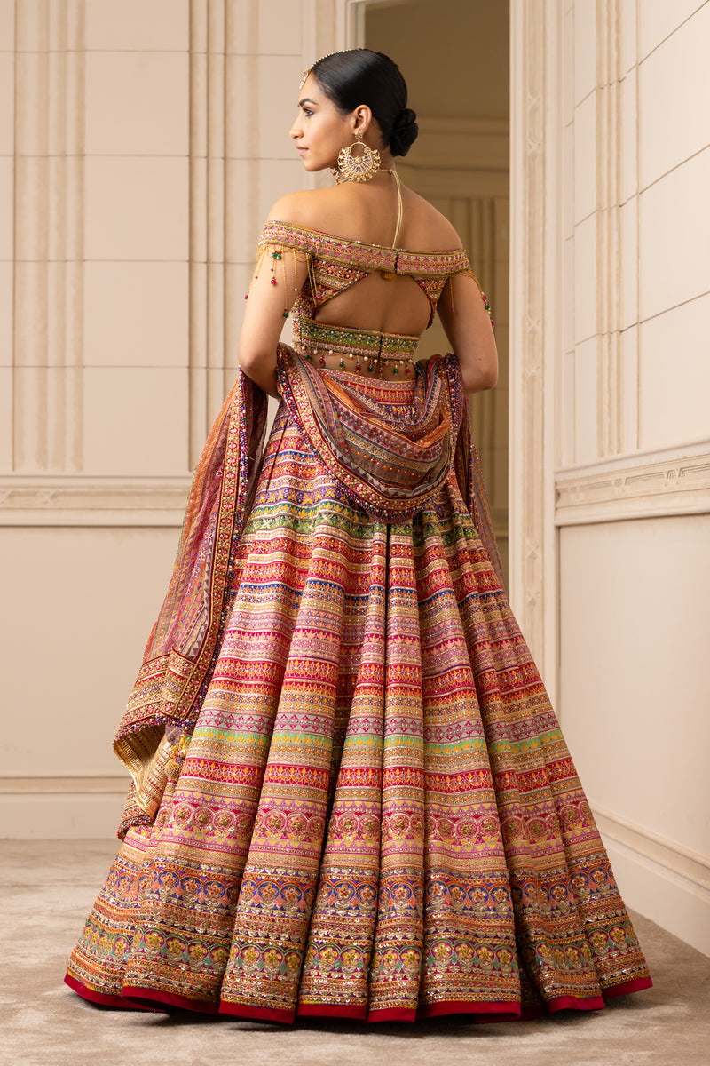Multi-Colored Lehengas For Your Pheras That Are Trending On Instagram |  WedMePlz